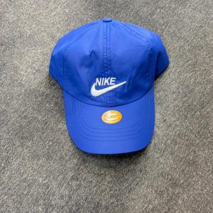 کلاه کاربنی nike